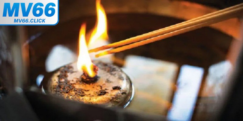 Cách giải đen lô đề bằng thắp hương, đốt phong long mang đậm nét truyền thống