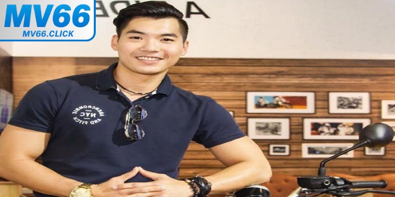 Sự nghiệp trước khi trở thành tác giả 